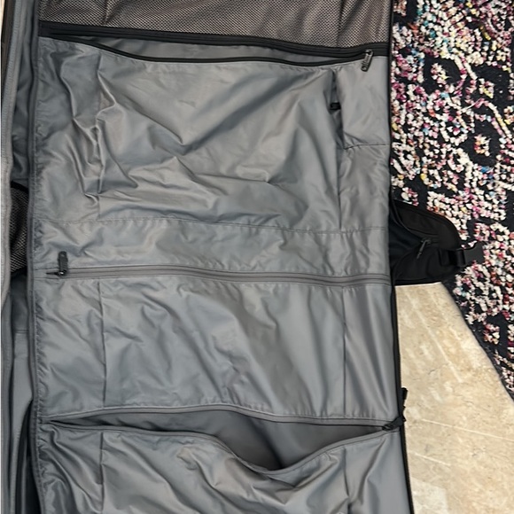 Luggage is in a good condition, lots of space. - Picture 4 of 7